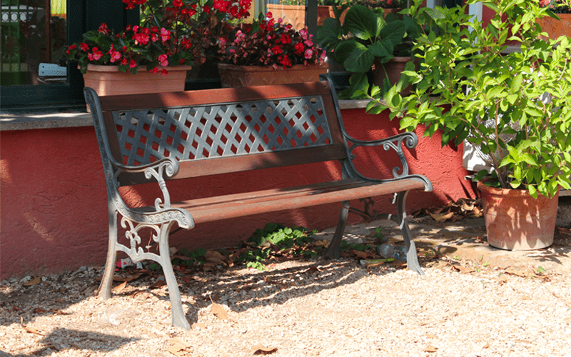 panchina-con-fiori-circolo panchina-con-fiori-circolo